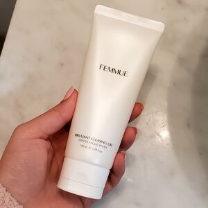 Brilliant Cleansing Gel - White